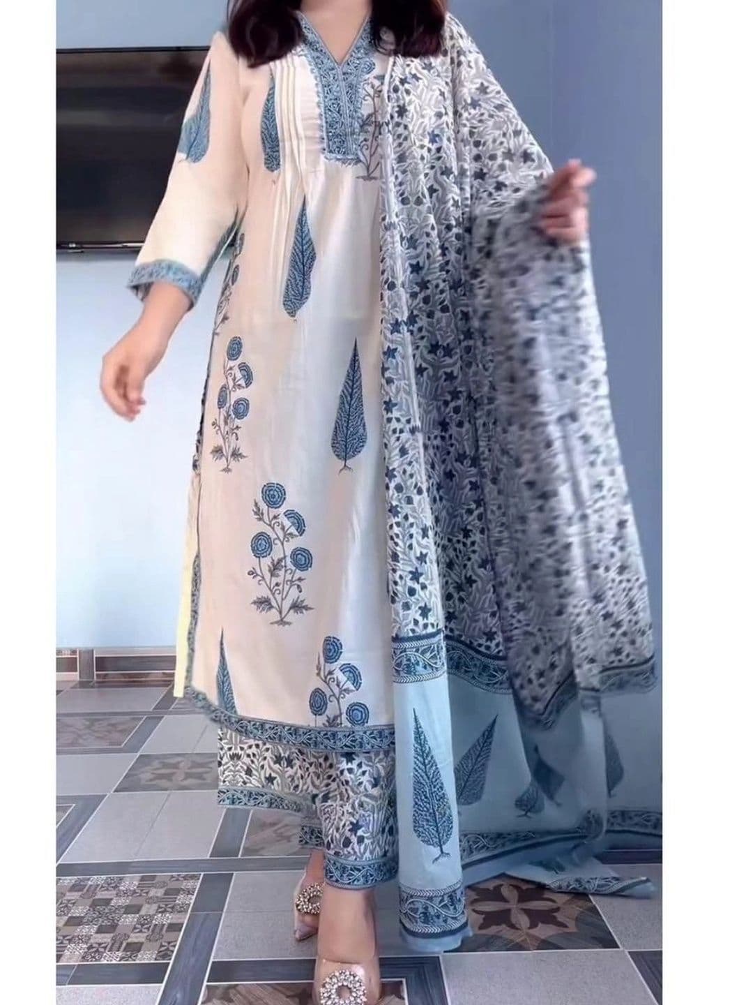 Vastranchal Women Ethnic Motifs Printed Regular Kurta with Palazzos & With Dupatta - view 1