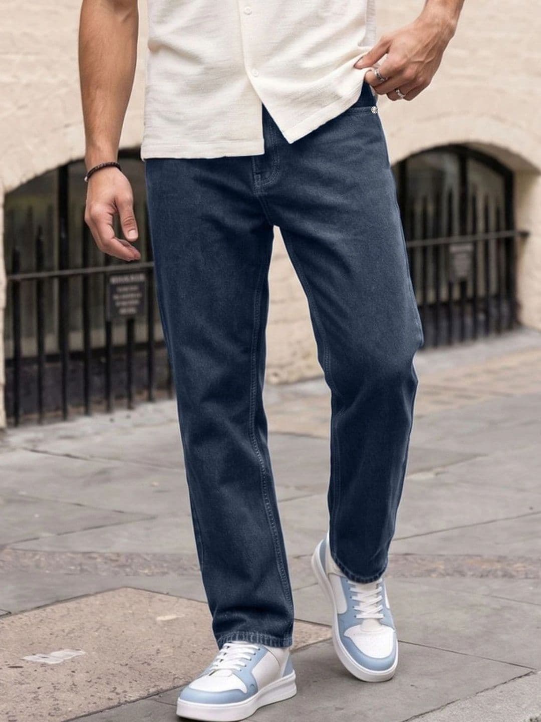 Urbano Fashion Men Relaxed Fit Mid-Rise Heavy Fade Jeans - view 1