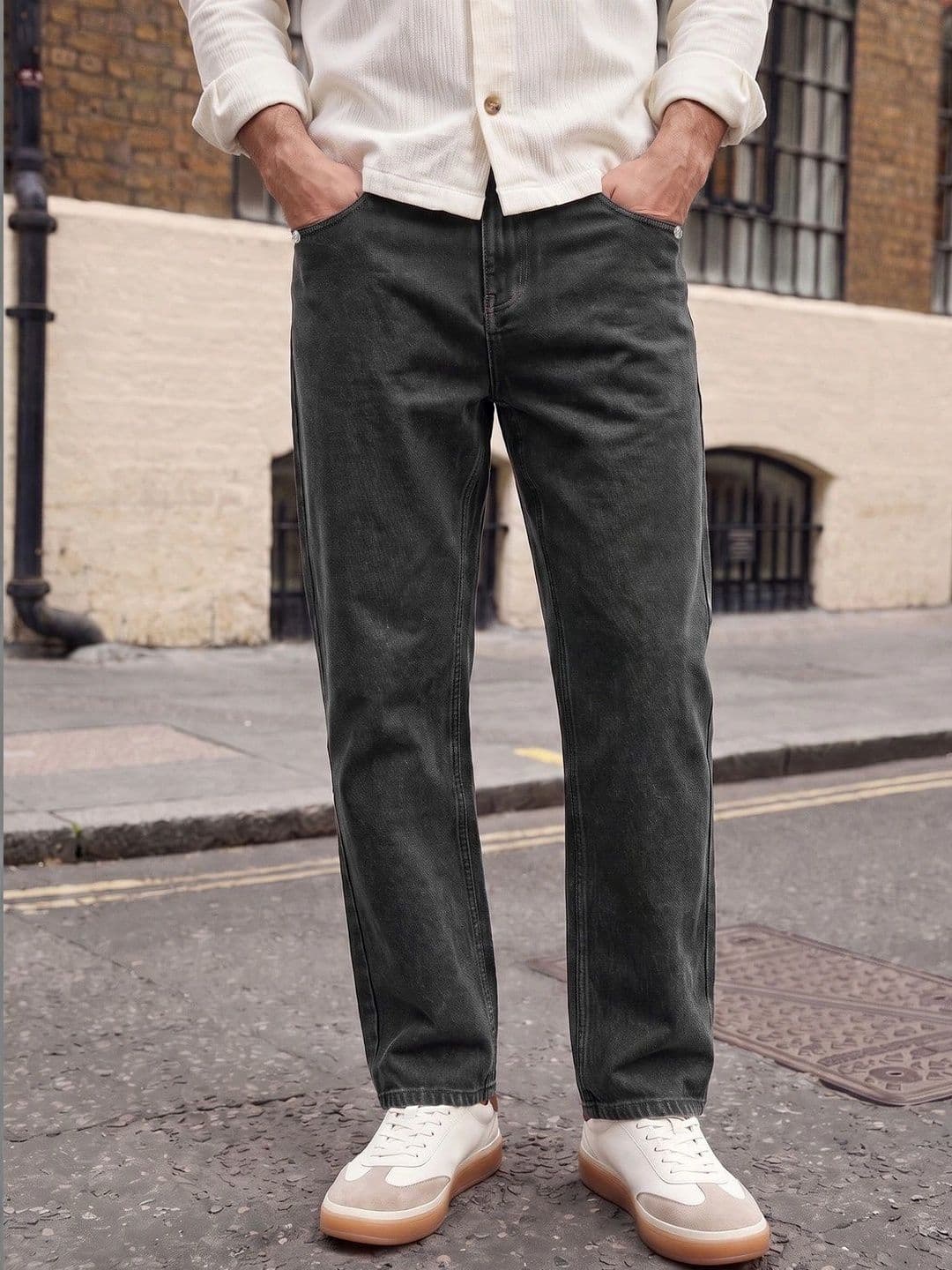 Urbano Fashion Men Relaxed Fit Mid-Rise Heavy Fade Jeans - view 1