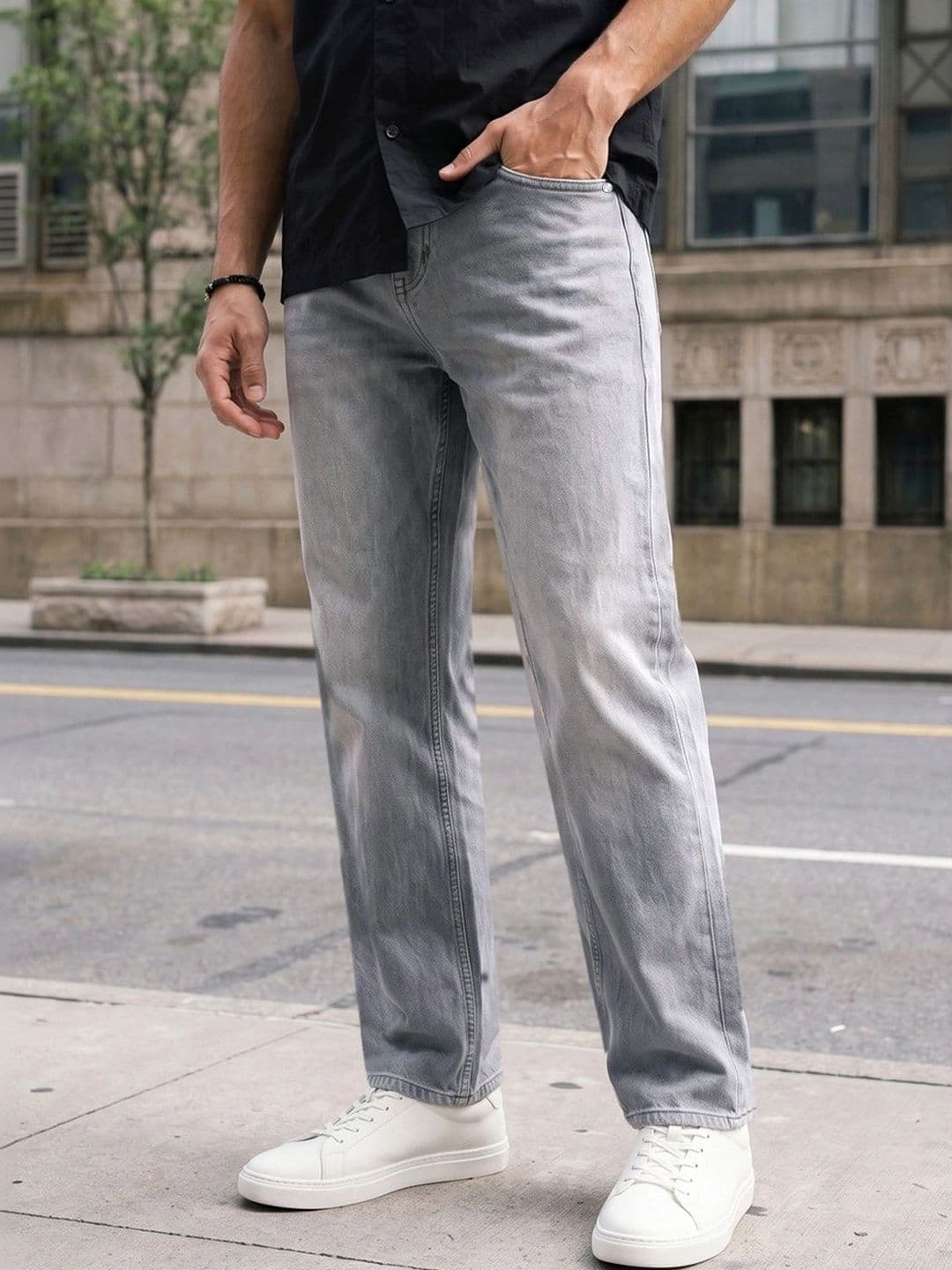 Urbano Fashion Men Relaxed Fit Mid-Rise Light Fade Jeans - view 1