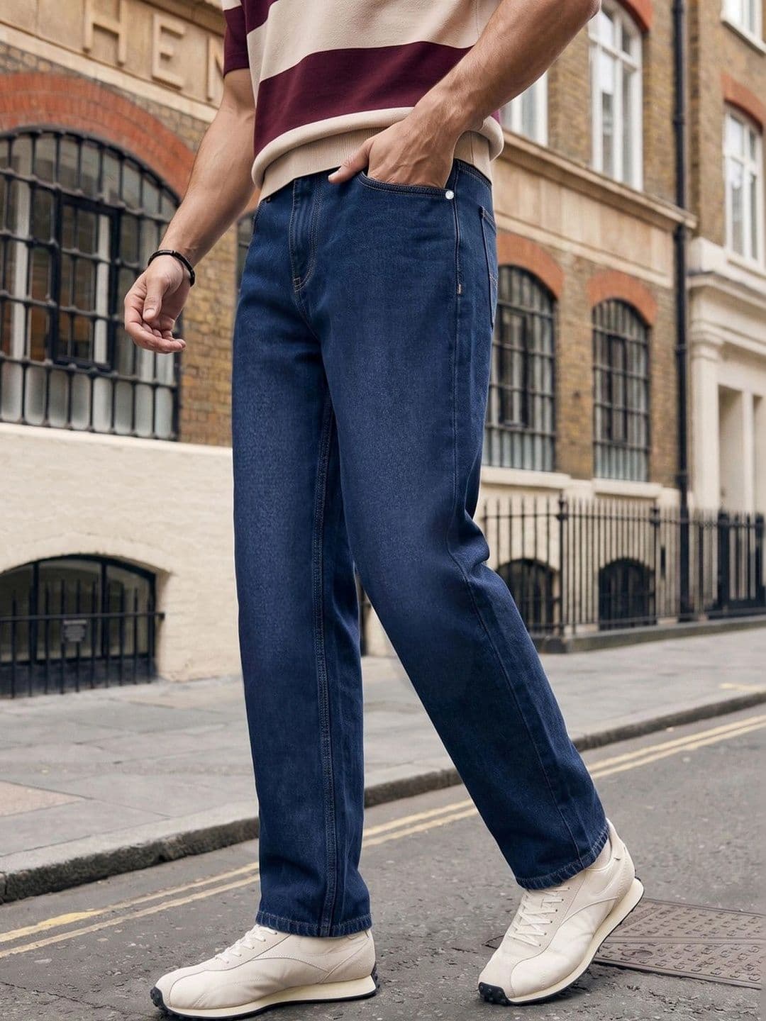 Urbano Fashion Men Blue Relaxed Fit Mid-Rise Clean Look Light Fade Non Stretchable Denim Jeans - view 1