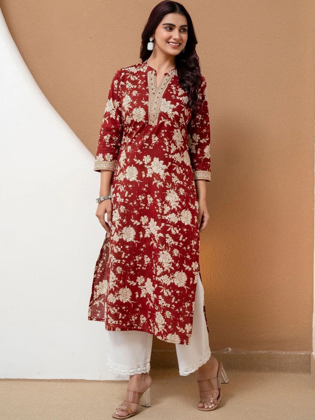 Sangria Women Floral Printed Thread Work Floral Kurta - view 1