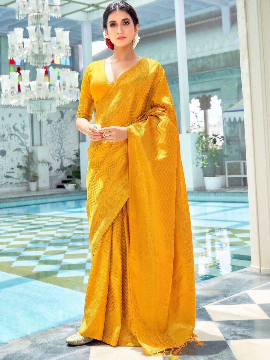 Vovar Woven Design Zari Art Silk Banarasi Saree - view 1