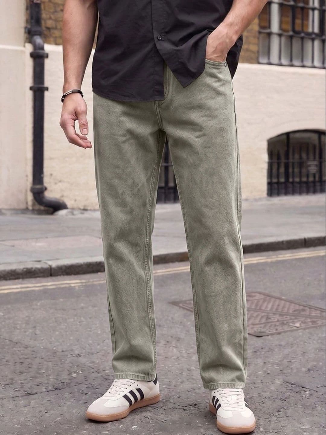 Urbano Fashion Men Relaxed Fit Mid-Rise Heavy Fade Jeans - view 1