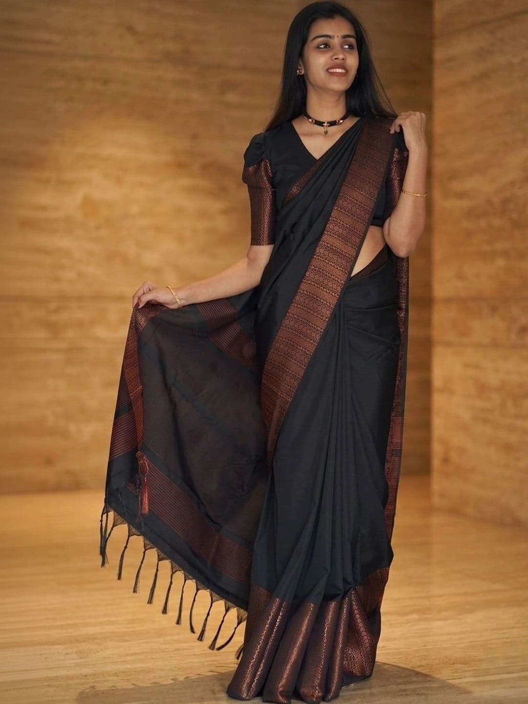 TheWonderWorld Woven Design Zari Art Silk Banarasi Saree - view 1