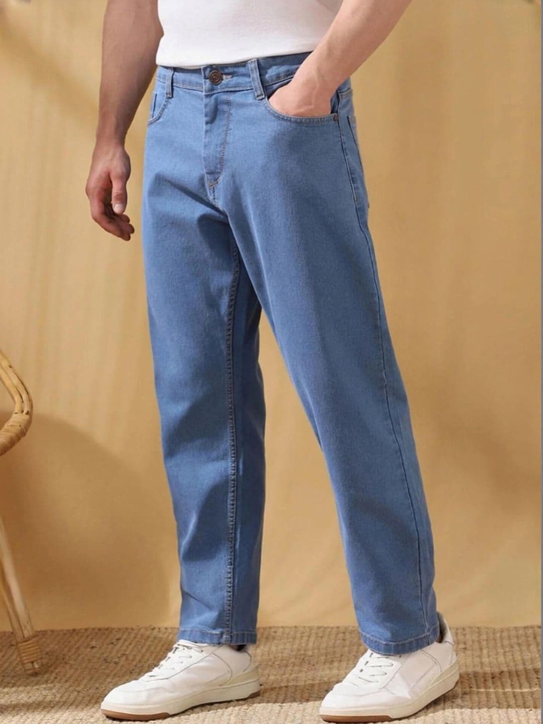 LEVORCE Men Relaxed Fit Mid-Rise Stretchable Jeans - view 1