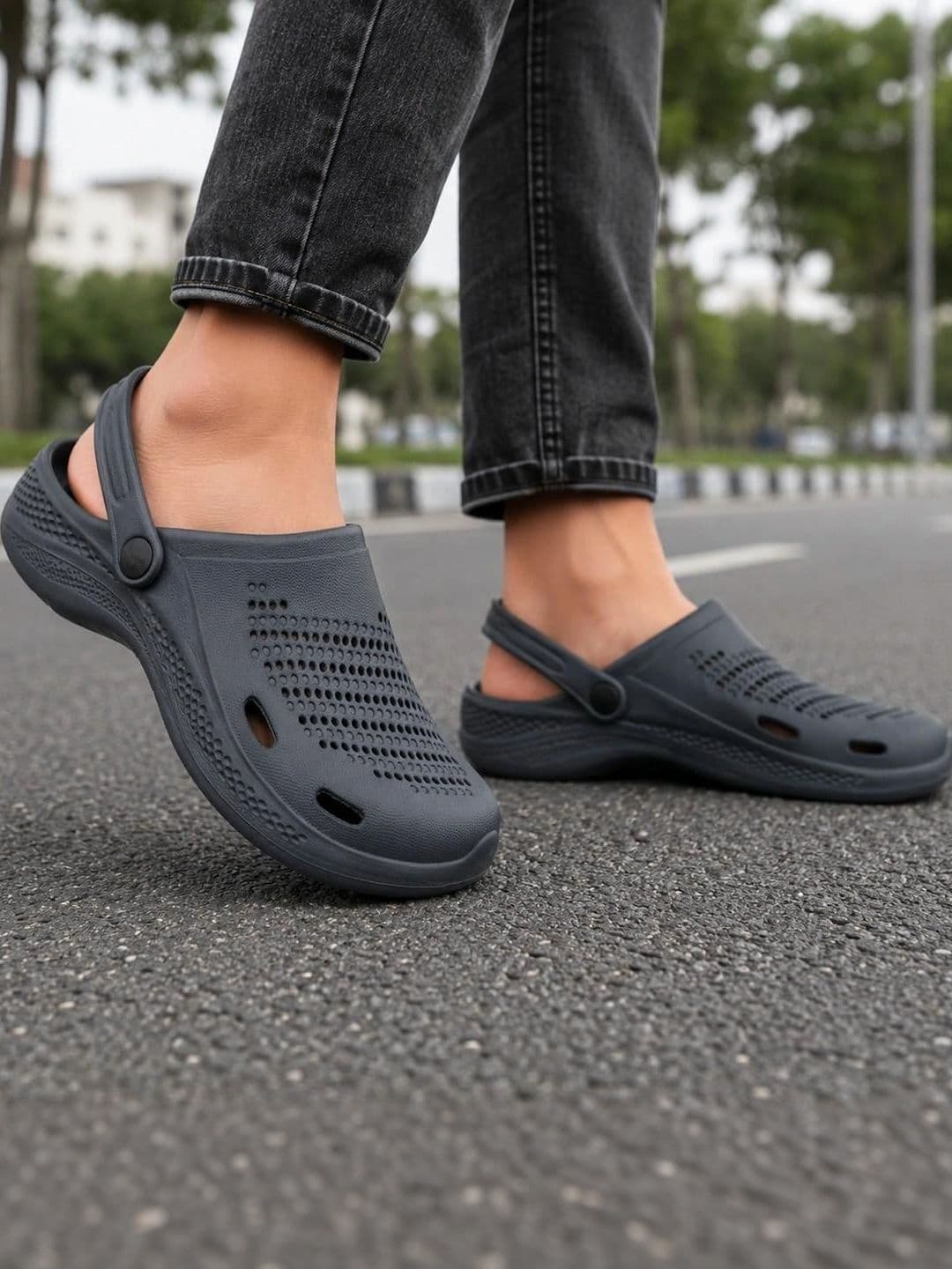 NEW ORANIE Men's Lightweight EVA Clogs Black - view 1