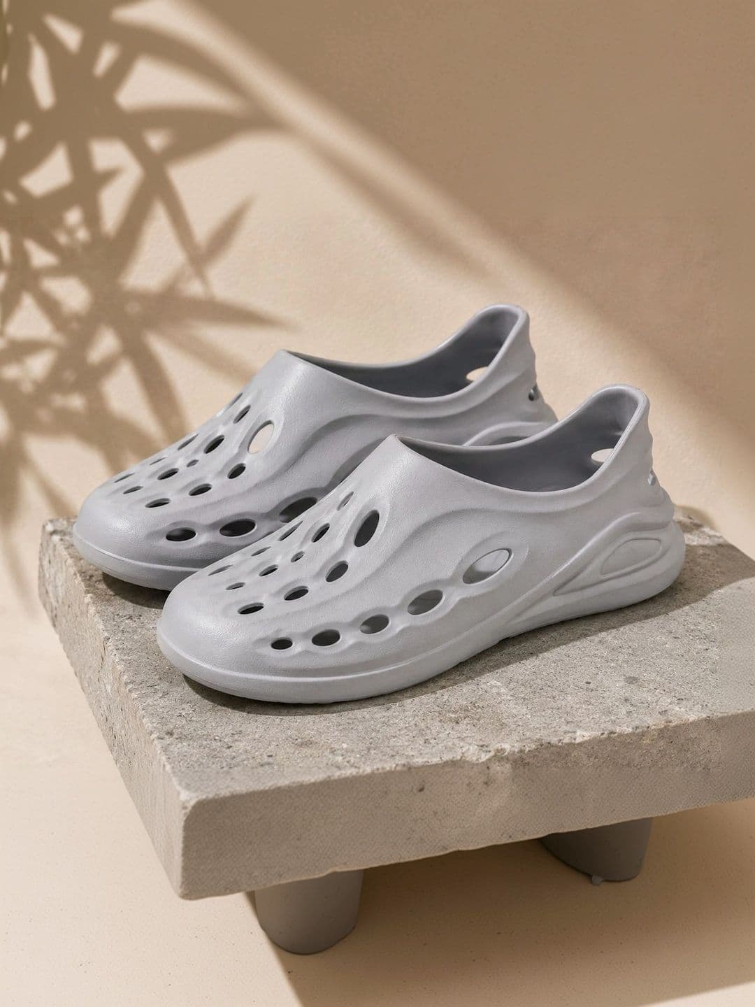 Roadster Men Clogs Sandals - view 1