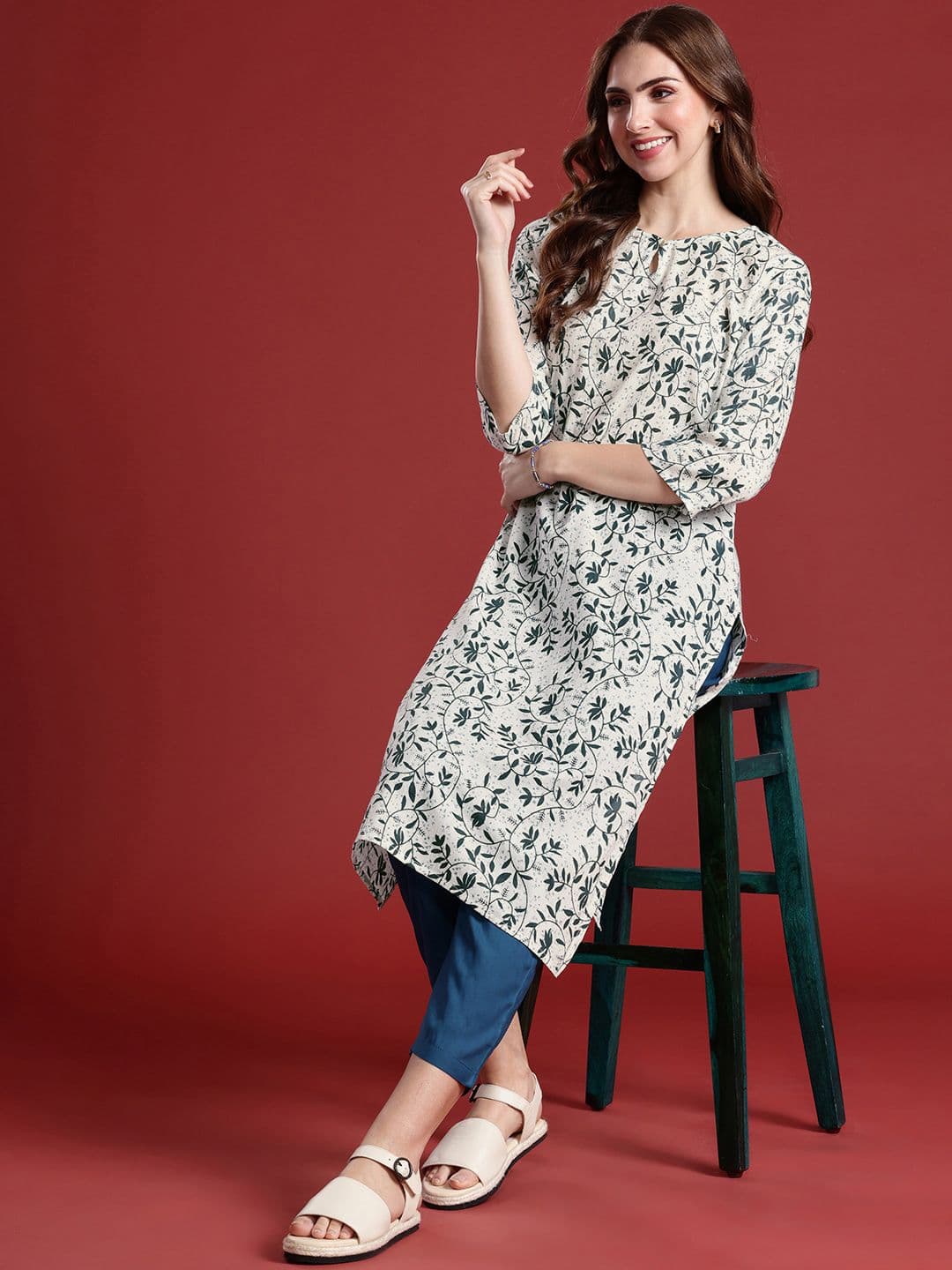 Anouk Women Floral Printed Keyhole Neck Straight Kurta - view 1