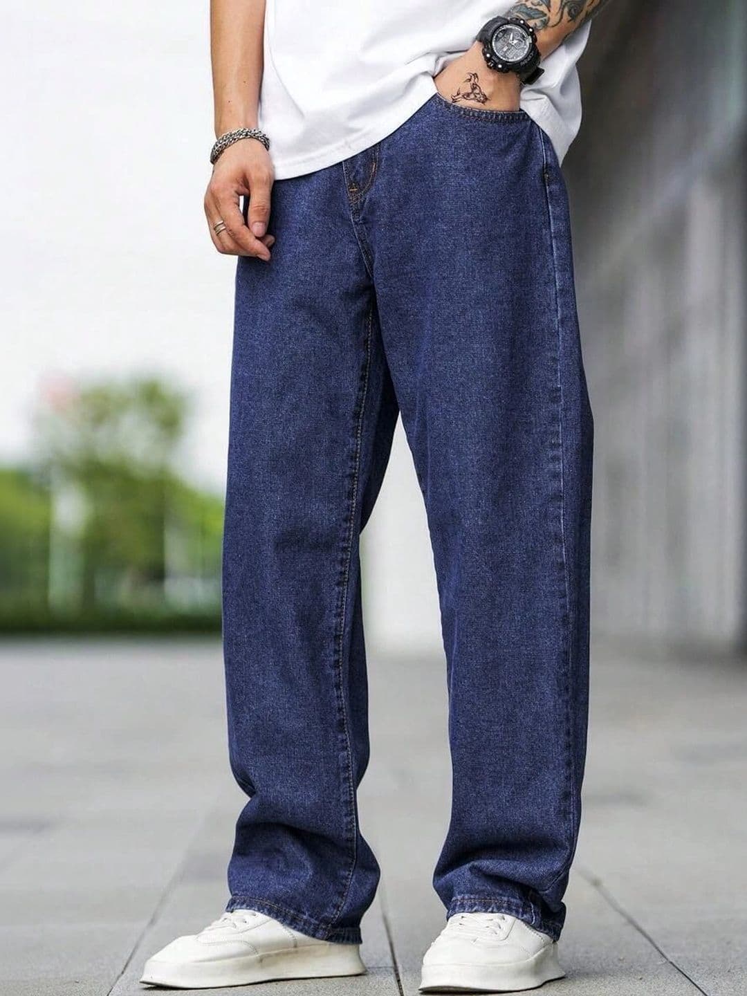 LEVORCE Men Relaxed Fit Mid-Rise Stretchable Jeans - view 1