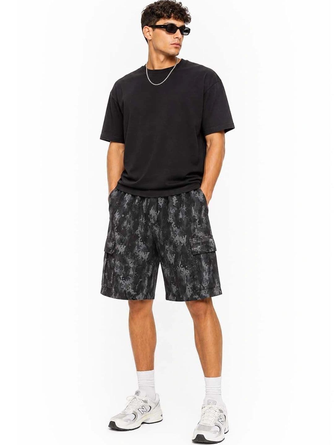Aakarshini Men Camouflage Printed Cargo Shorts - view 1