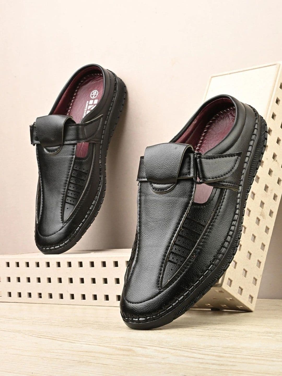 HERE&NOW Men Shoe-Style Sandals - view 1