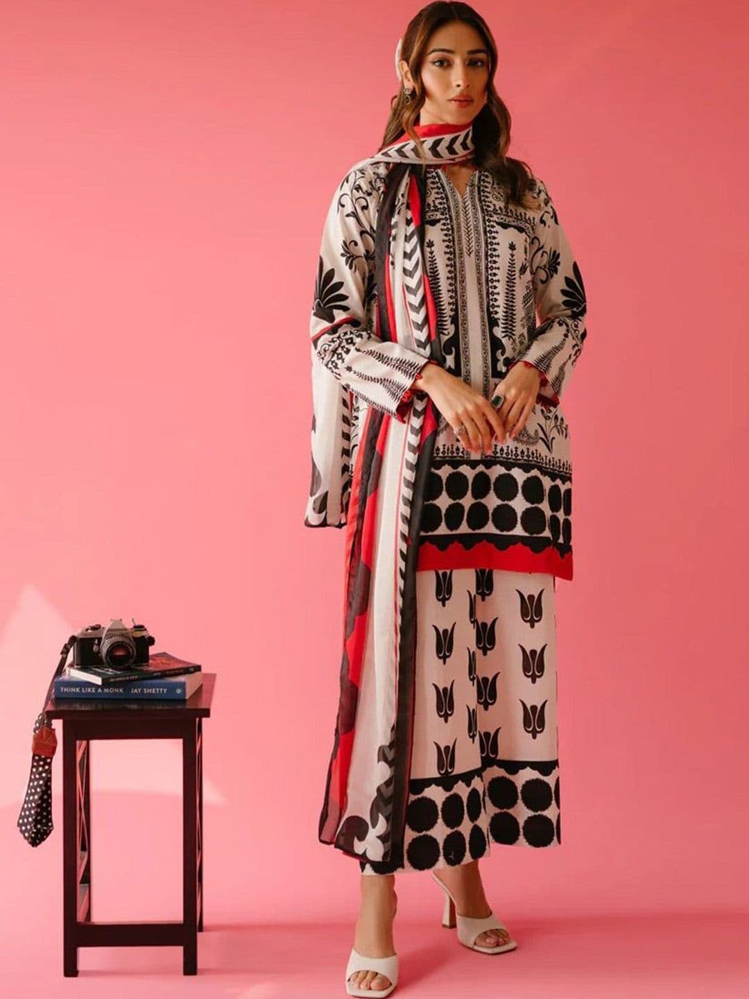 Anouk Tribal Printed Notch Neck Pure Cotton Straight Kurta With Palazzos & Dupatta - view 1