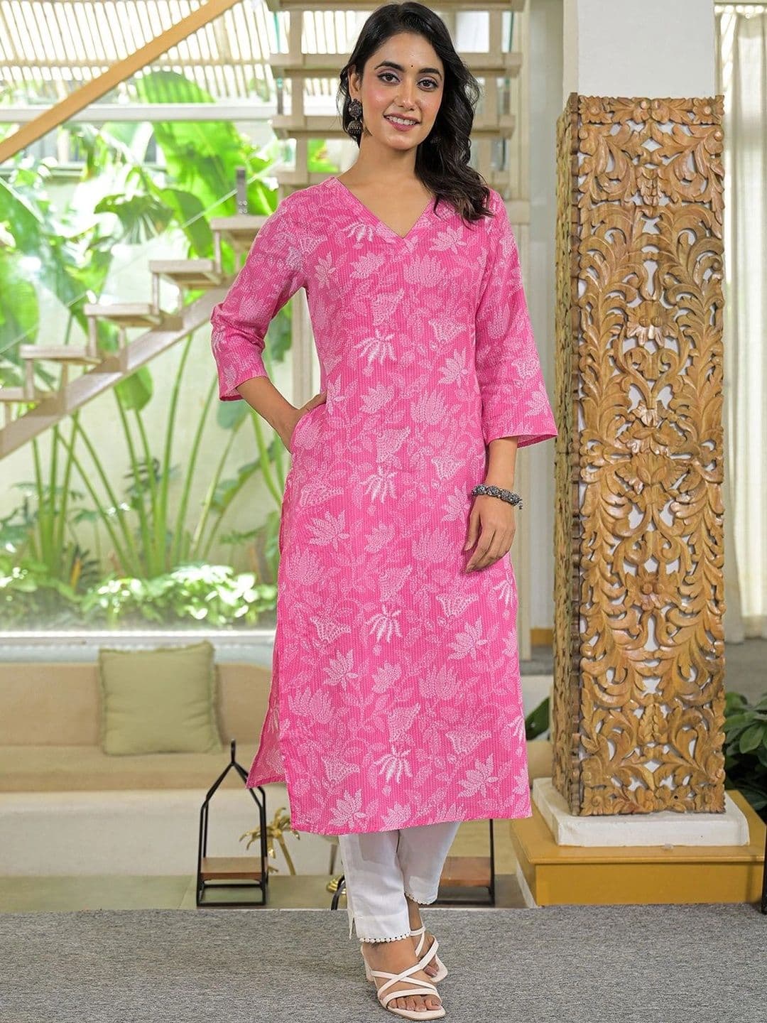 Skylee Pop Women Floral Printed Kurta - view 1