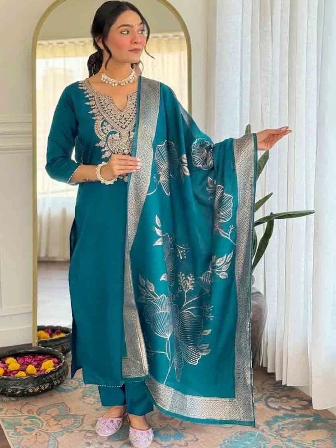 Anouk Women Floral Embroidered Regular Thread Work Kurta with Trousers & With Dupatta - view 1