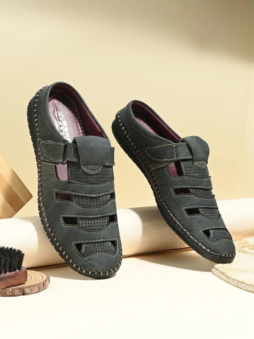 HERE&NOW Men Shoe-Style Sandals - view 1