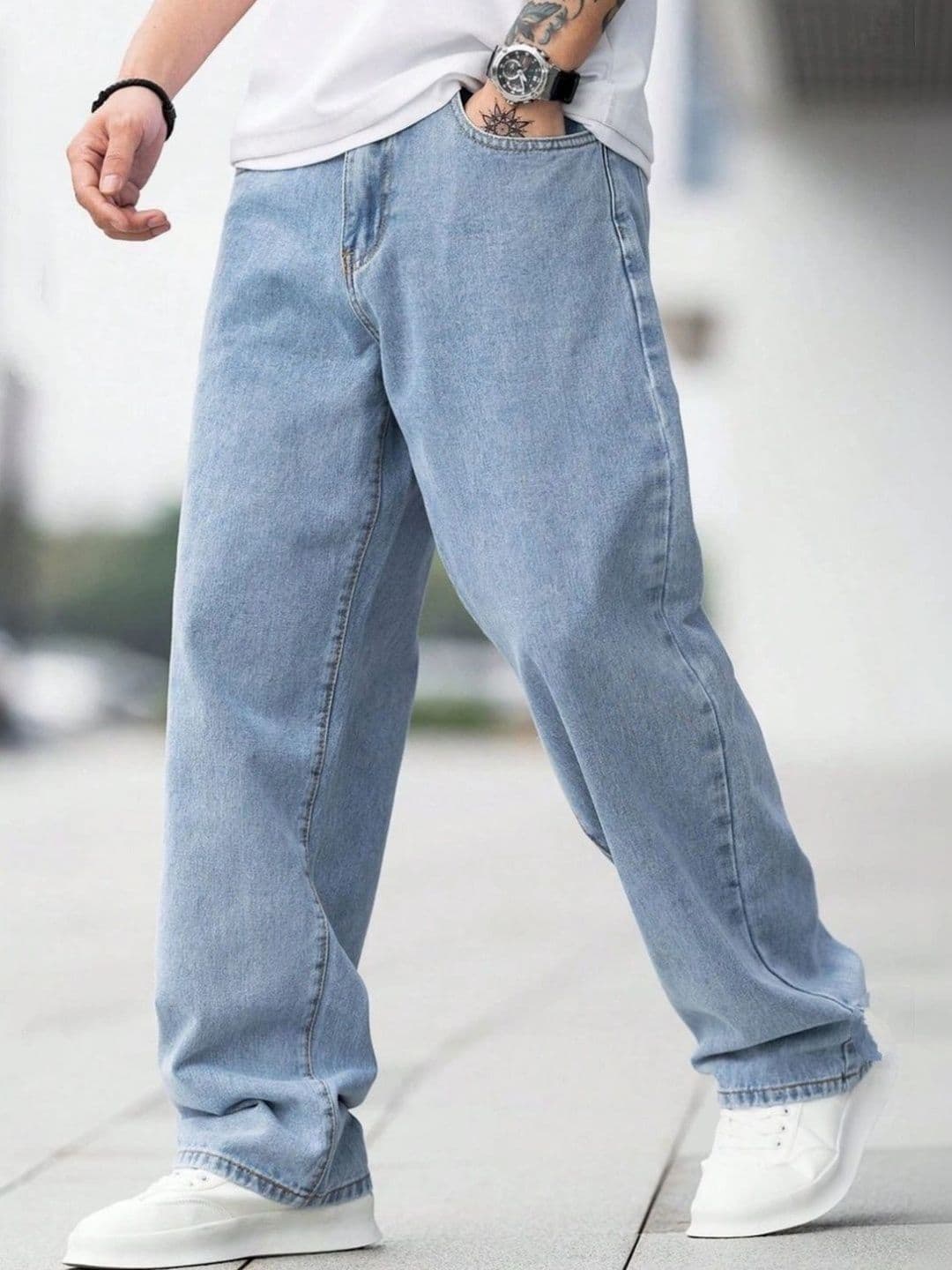 LEVORCE Men Relaxed Fit Mid-Rise Stretchable Jeans - view 1