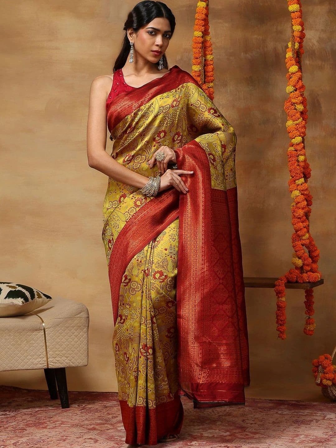 Garden Vareli Woven Design Zari Art Silk Banarasi Saree - view 1