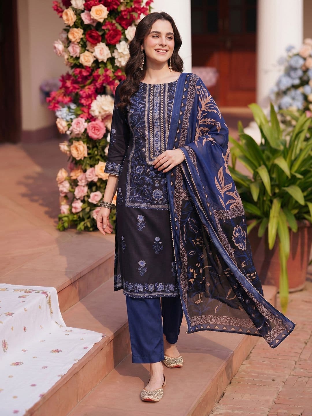 Anouk Floral Printed Gotta Patti Detail Floral Printed Kurta with Trousers & Dupatta - view 1