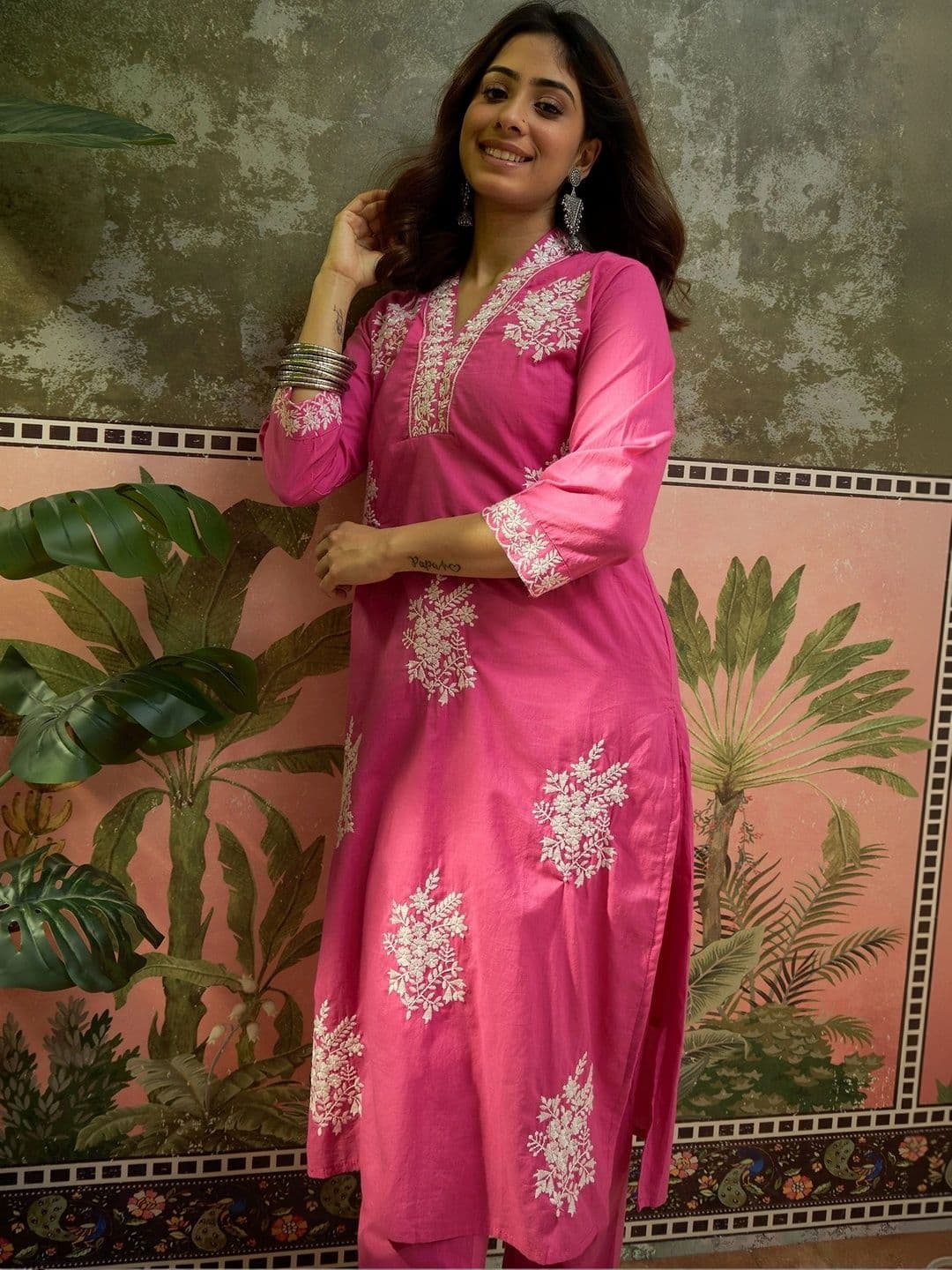 Sangria Women Ethnic Motifs Embroidered Regular Thread Work Kurta with Trousers - view 1