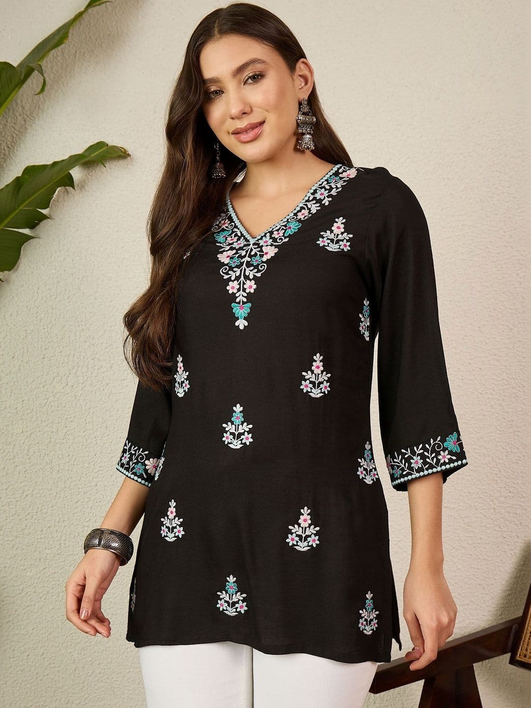Anouk Floral Embroidered V-Neck Thread Work Liva Thread Work Kurti - view 1