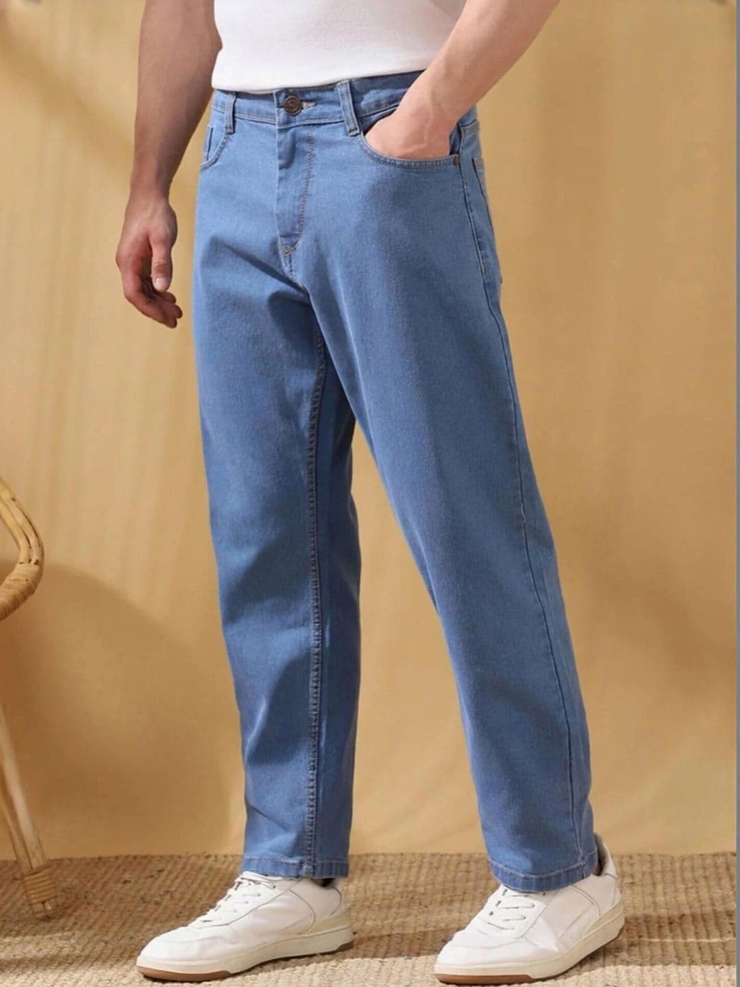 LEVORCE Men Relaxed Fit Mid-Rise Stretchable Jeans - view 1