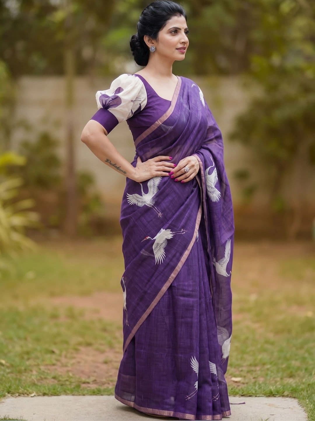 AmiFashion Ethnic Motifs Zari Pure Linen Designer Saree - view 1