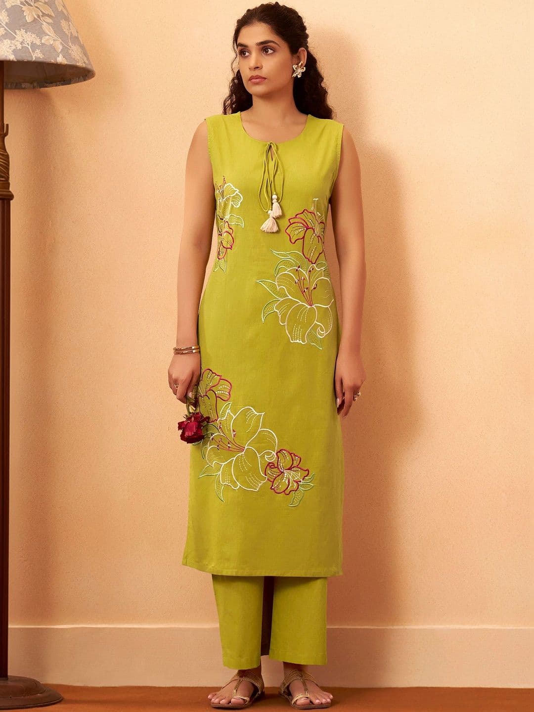 Anouk Women Embroidered Keyhole Neck Thread Work Kurta - view 1