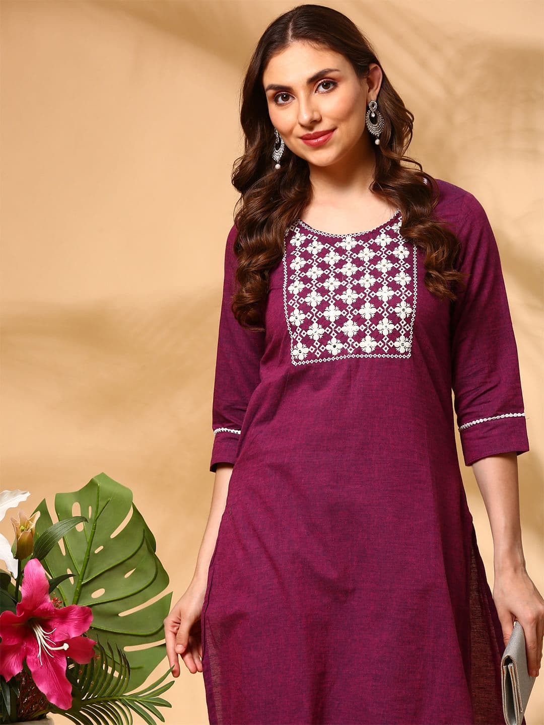Anouk Floral Yoke Design Round Neck Thread Work Pure Cotton Straight Kurta - view 1