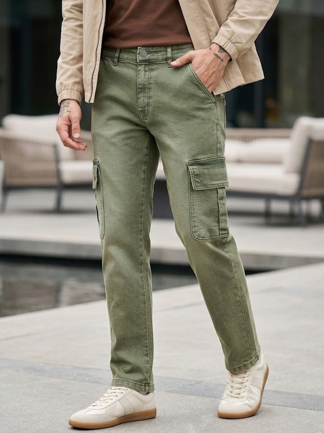 Urbano Fashion Men Olive Green Regular Fit Stretchable Washed Cargo Jeans With 6 Pockets - view 1