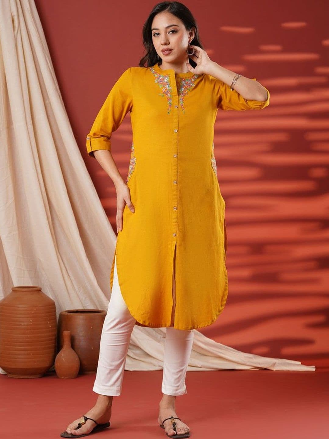 Anouk Women Embroidered Thread Work Kurta - view 1