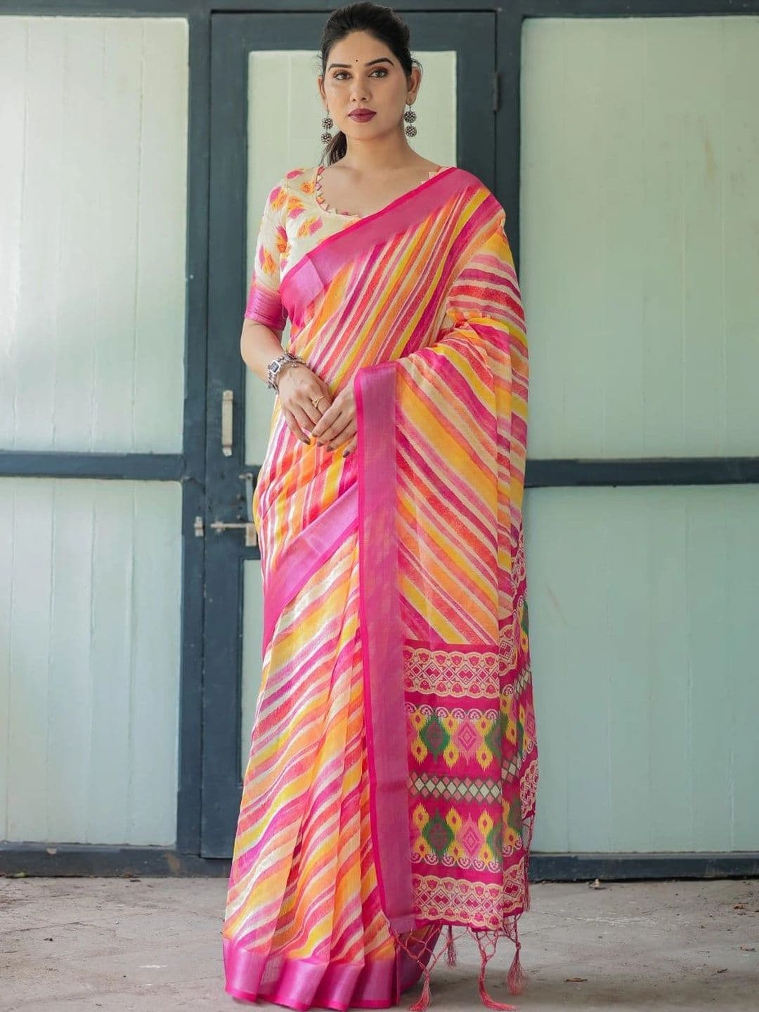 JNK COLLECTION Ethnic Motifs Saree - view 1