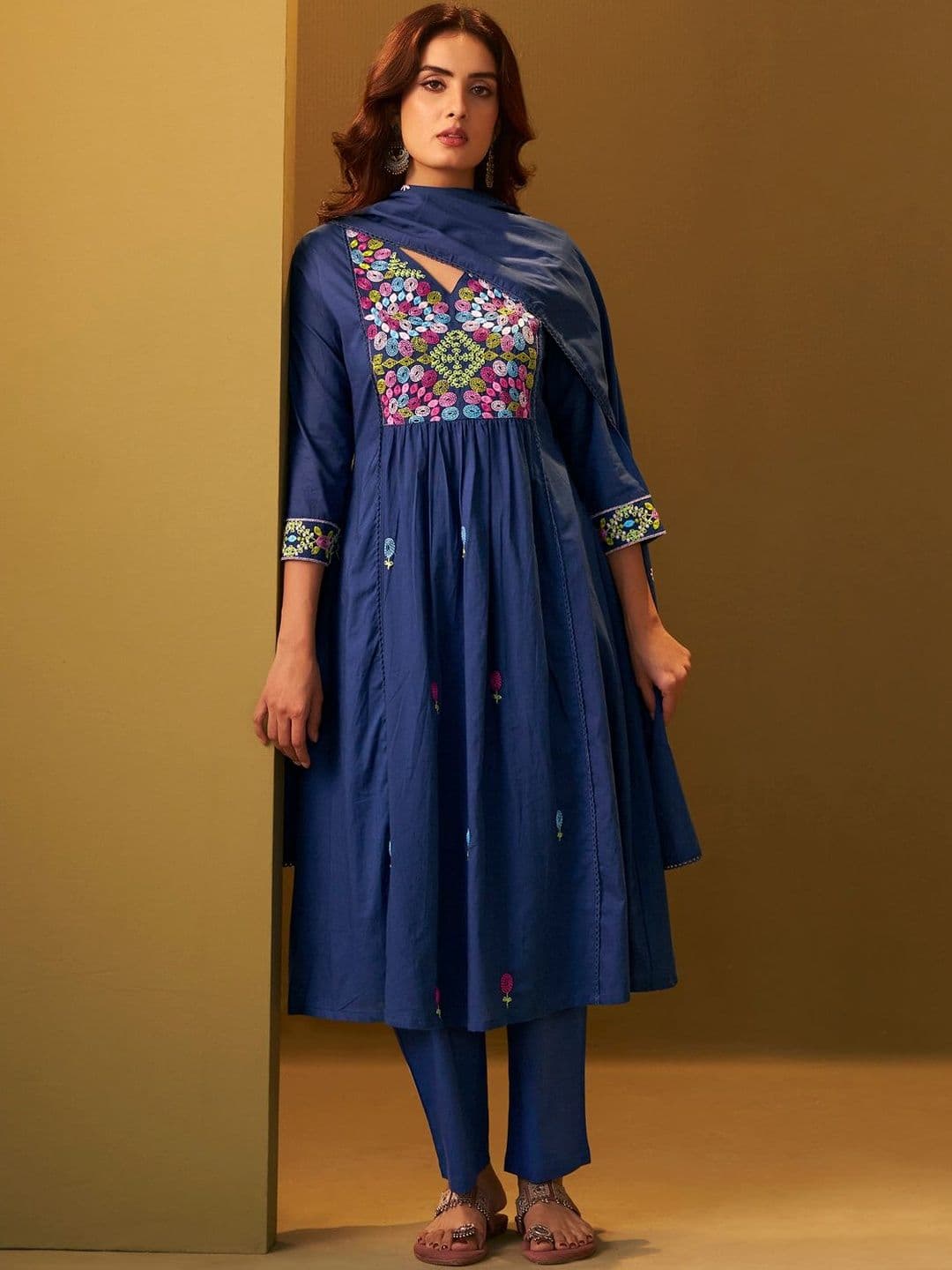 Anouk Women Floral Embroidered Empire Thread Work Pure Cotton Kurta with Trousers & With Dupatta - view 1