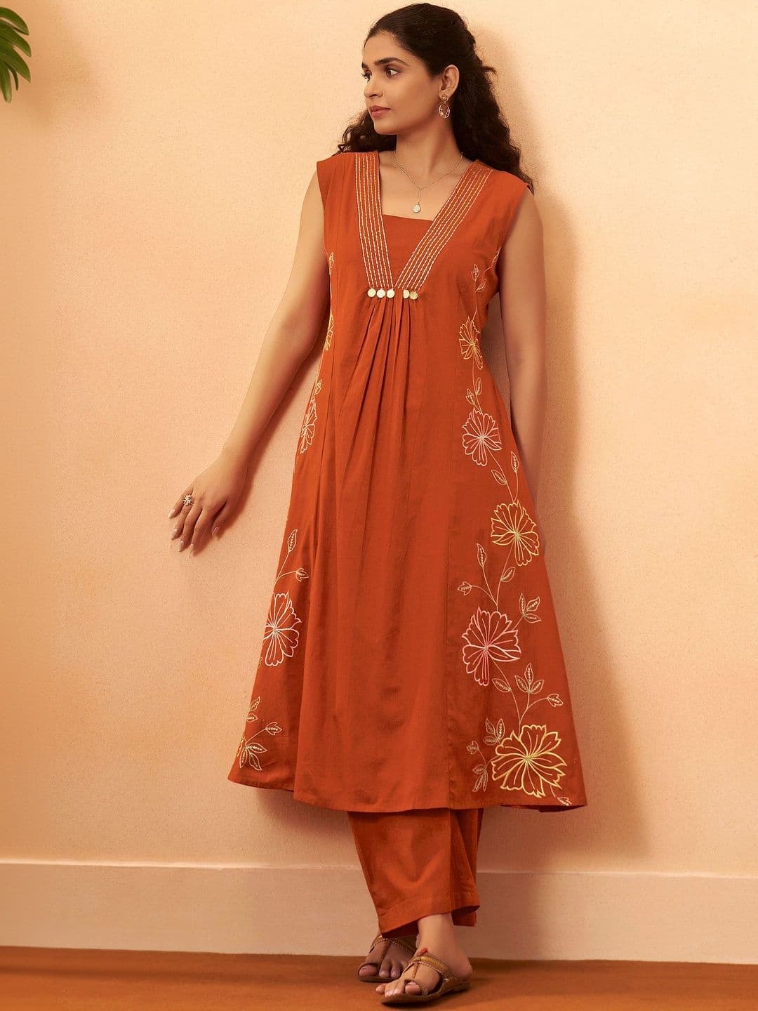 Anouk Women Embroidered Thread Work Kurta - view 1