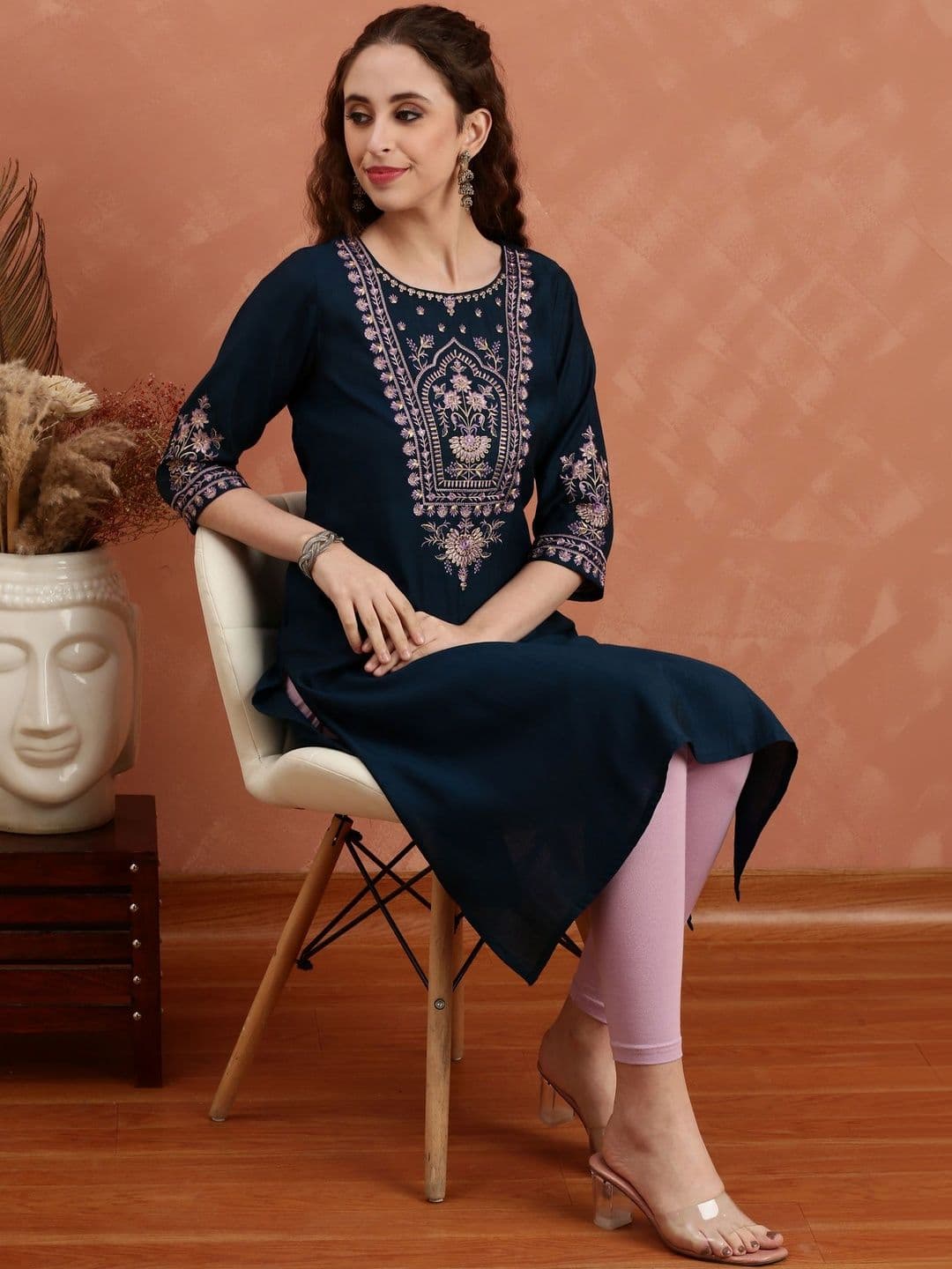 Anouk Women Floral Embroidered Thread Work Kurta - view 1