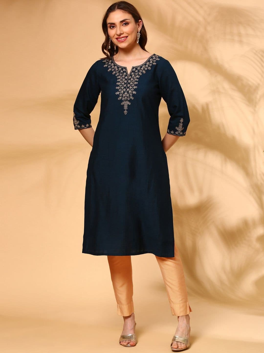 Anouk Women Embroidered Thread Work Kurta - view 1