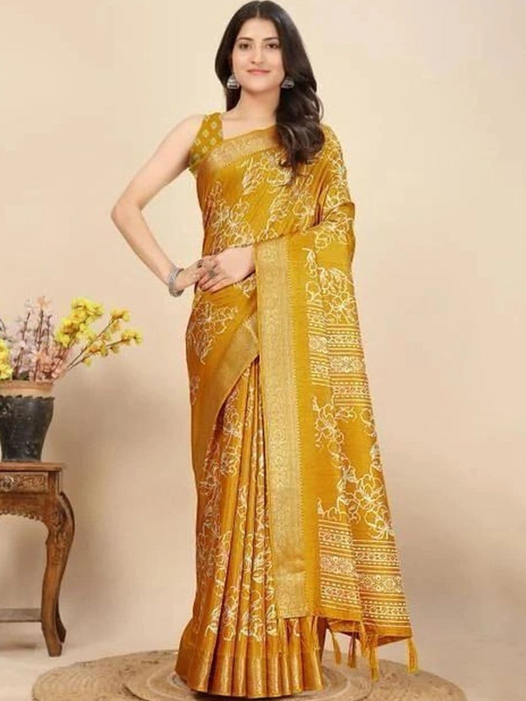SSHAGUN LIFESTYLE Floral Zari Silk Cotton Saree - view 1