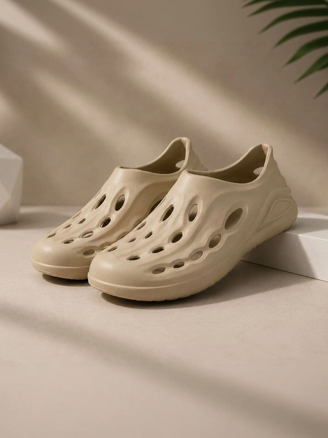 Roadster Men Clogs Sandals - view 1