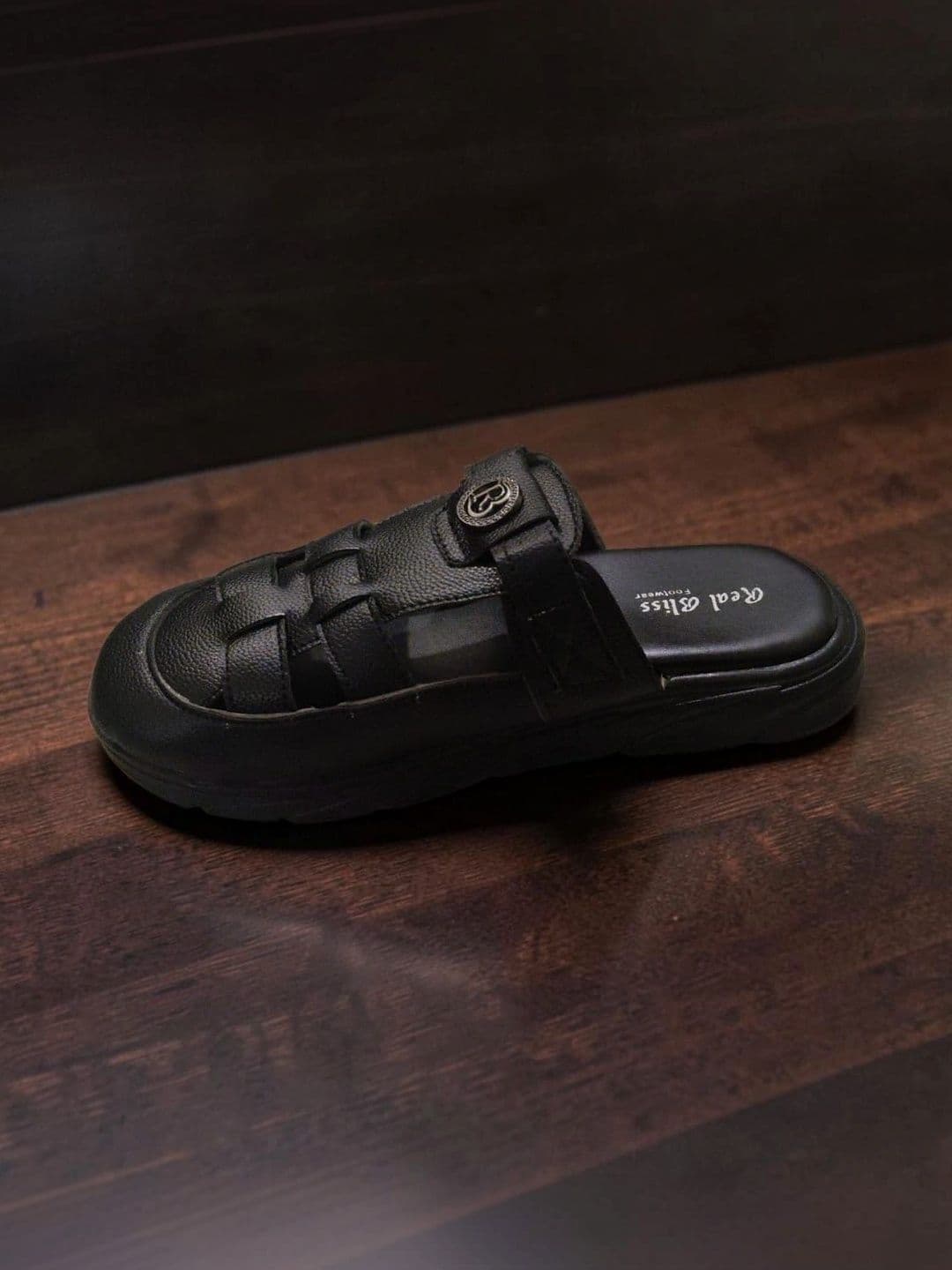 REAL BLISS FOOTWEAR Men Fisherman Sandals - view 1