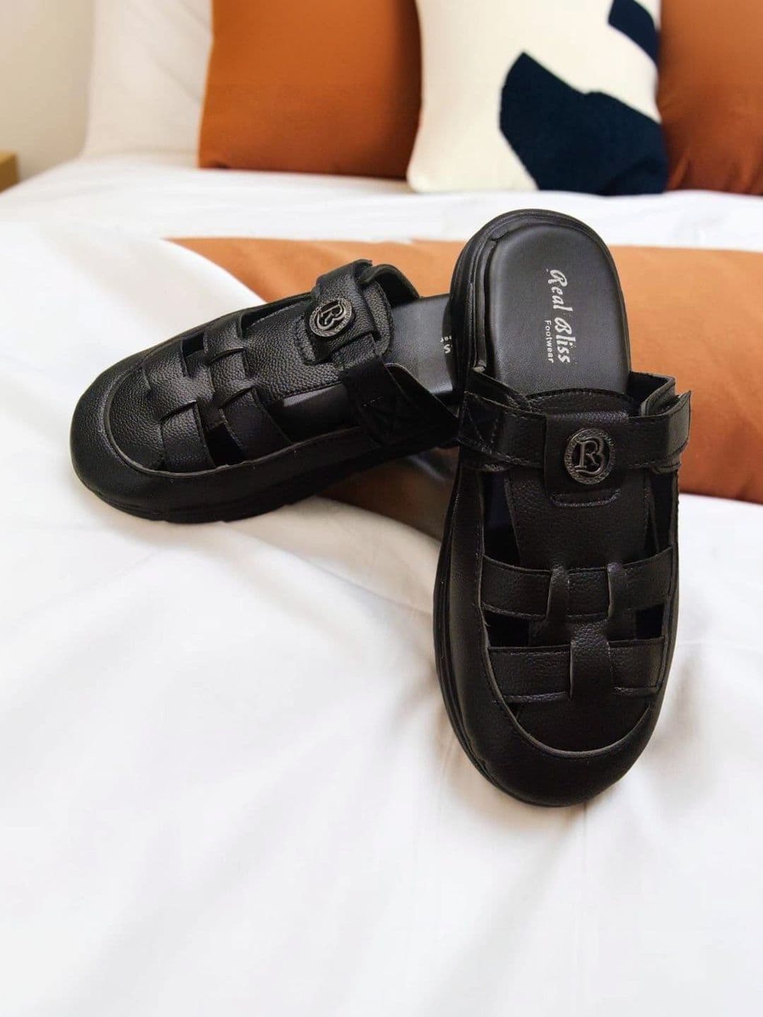 REAL BLISS FOOTWEAR Men Fisherman Sandals - view 1