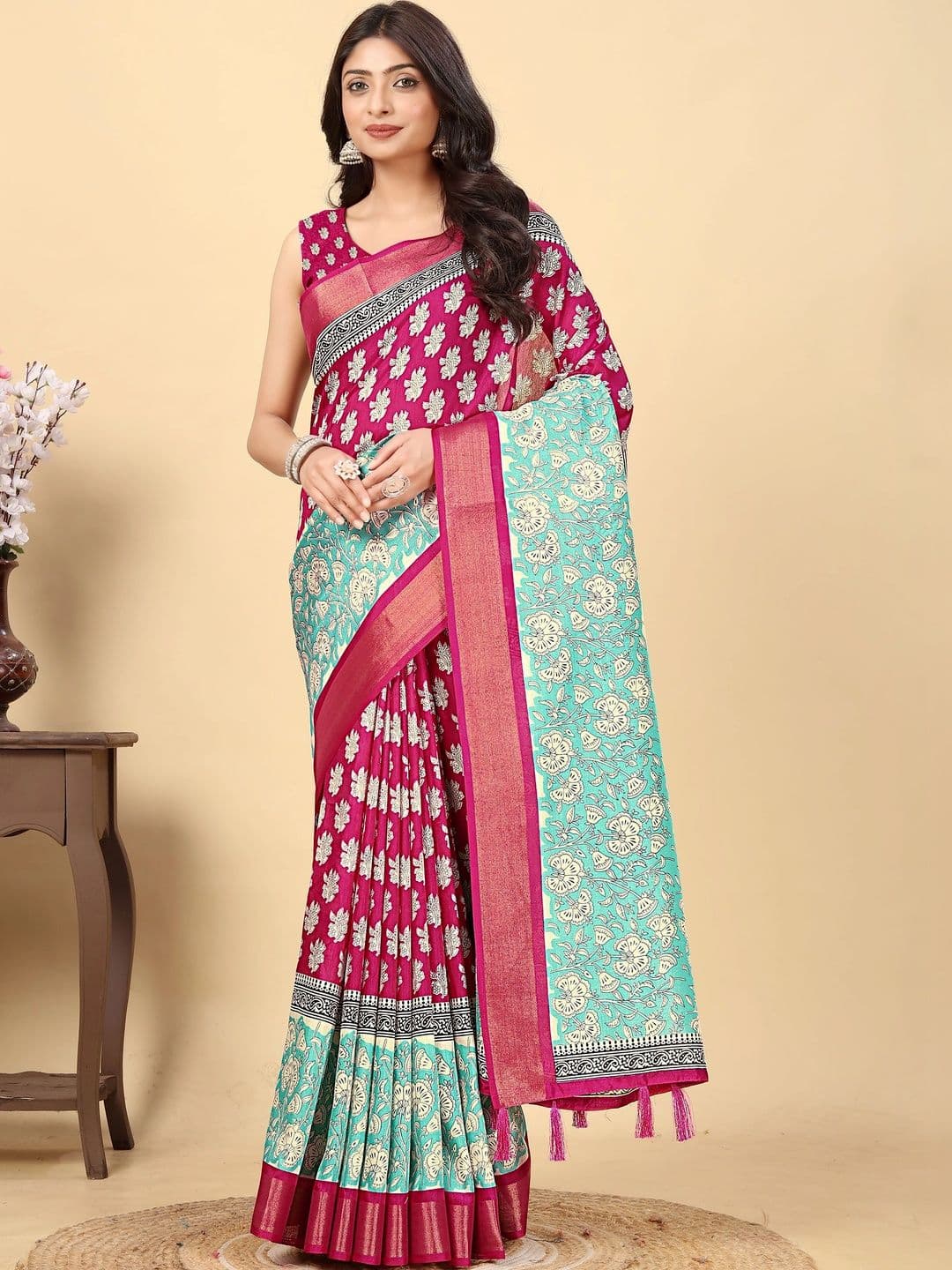 SSHAGUN LIFESTYLE Floral Silk Blend Saree - view 1