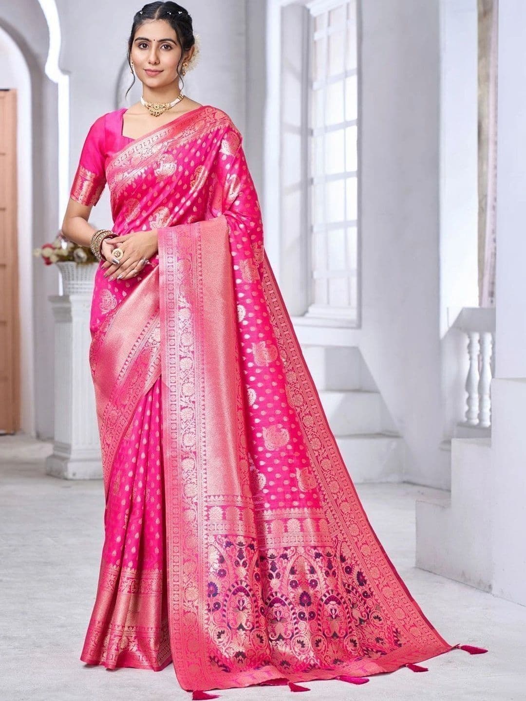 GARIYA Woven Design Zari Silk Blend Banarasi Saree - view 1