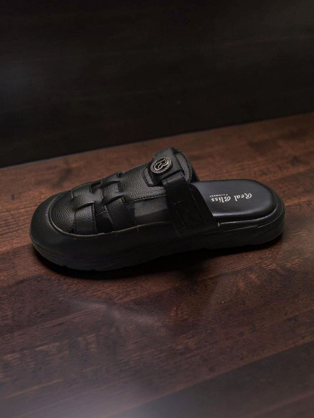 REAL BLISS FOOTWEAR Men Fisherman Sandals - view 1