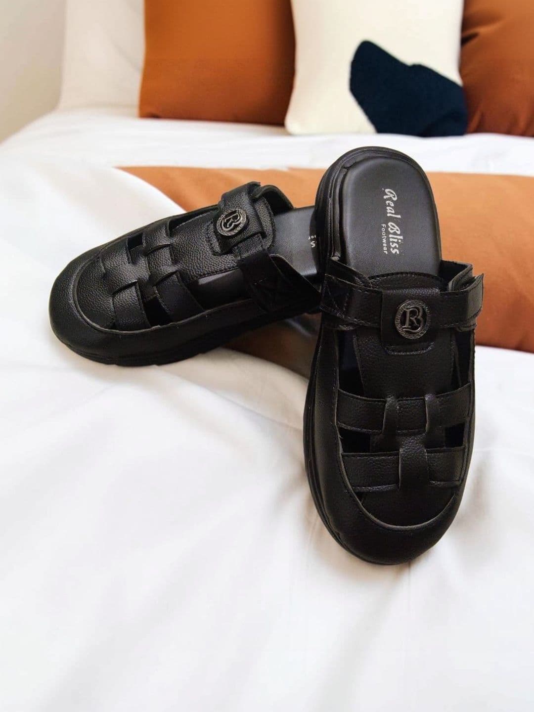 REAL BLISS FOOTWEAR Men Fisherman Sandals - view 1