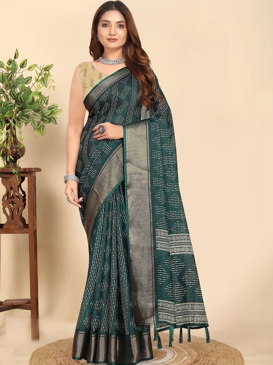 SSHAGUN LIFESTYLE Striped Art Silk Mysore Silk Saree - view 1