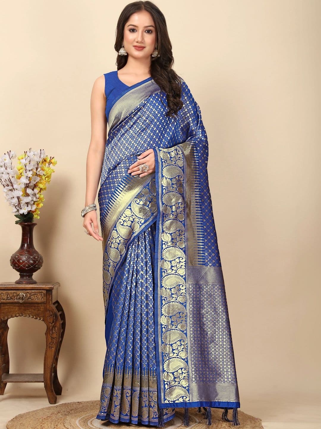SSHAGUN LIFESTYLE Woven Design Zari Art Silk Heavy Work Banarasi Saree - view 1