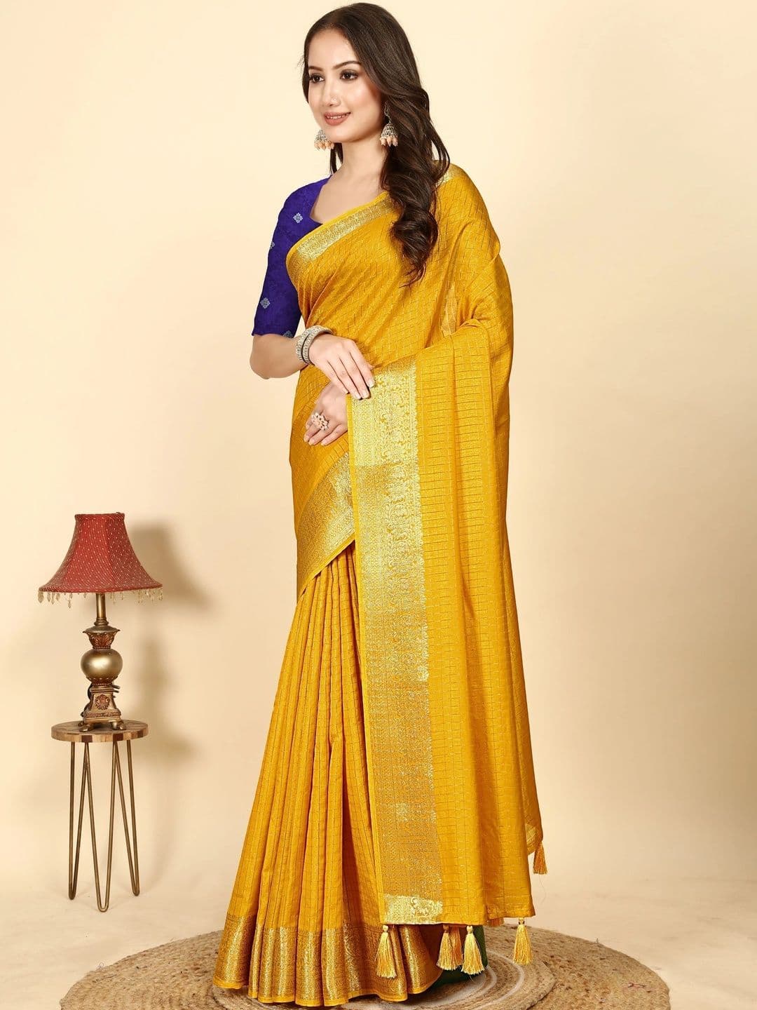 HOUSE OF VARNATANTU Checked Zari Silk Blend Saree - view 1