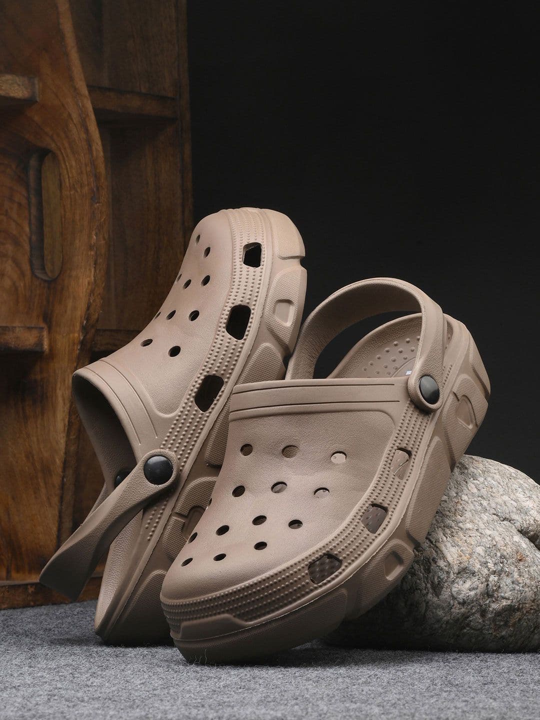 HRX by Hrithik Roshan Men Brown Rubber Clogs - view 1