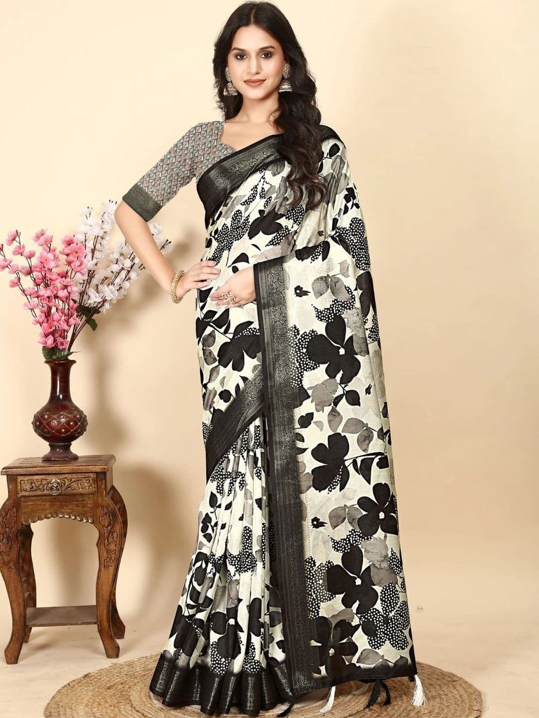 HOUSE OF VARNATANTU Floral Art Silk Saree - view 1