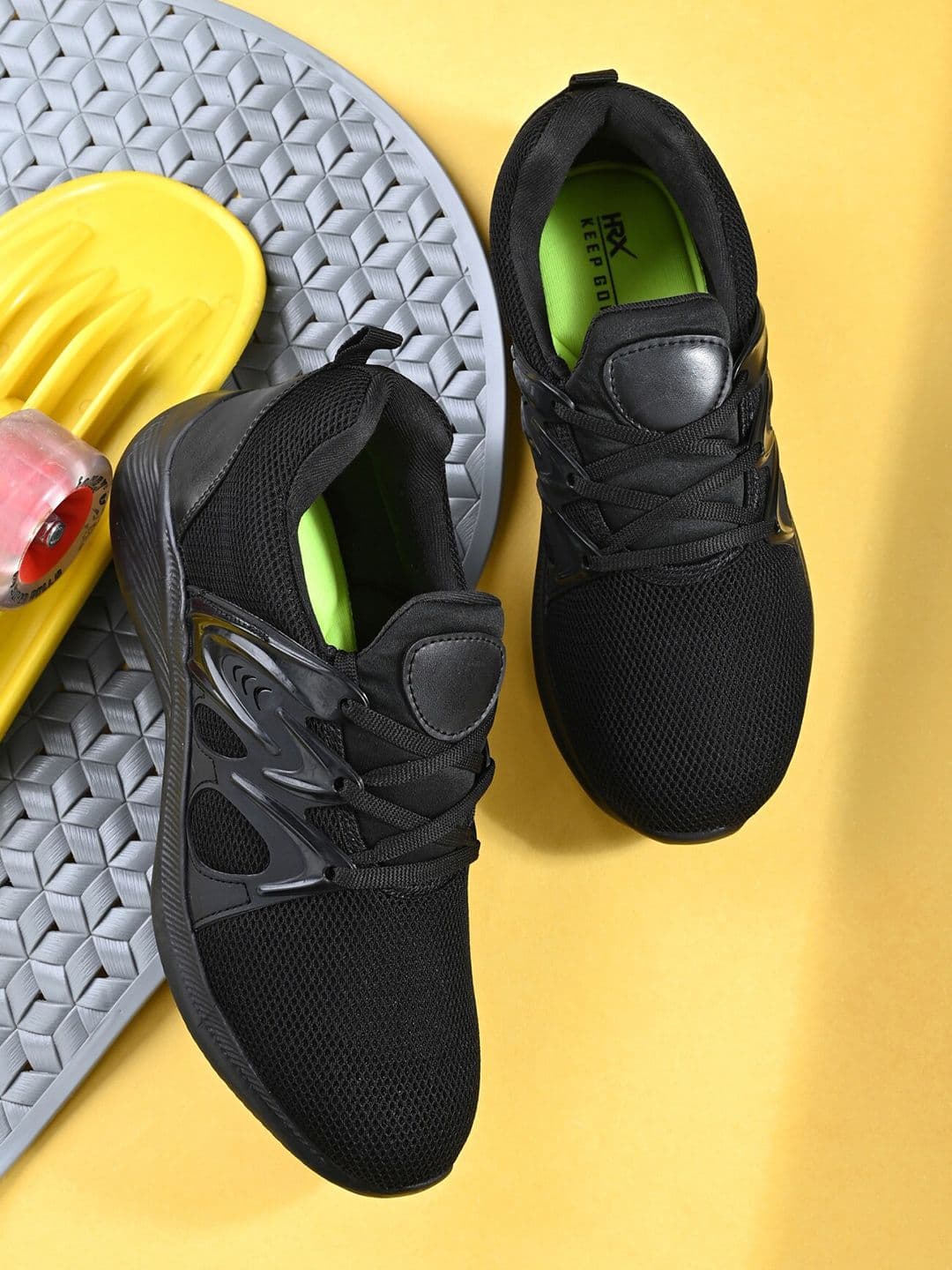 HRX by Hrithik Roshan Men Black & Green Mesh Walking Shoes - view 1